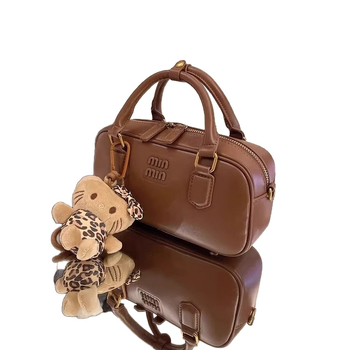 Geantă Boston din piele naturală, mică pătrată, crossbody pentru femei, primăvara 2026