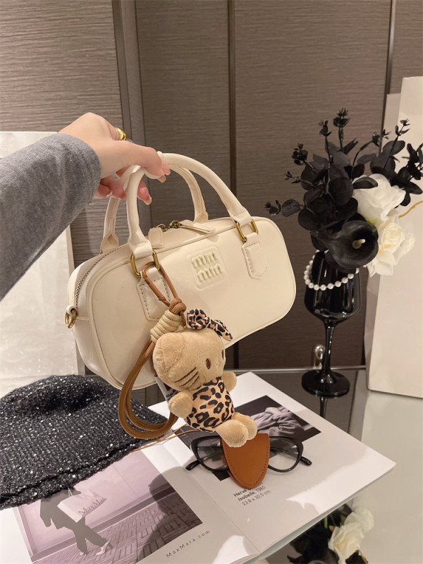 Geantă Boston din piele naturală, mică pătrată, crossbody pentru femei, primăvara 2026