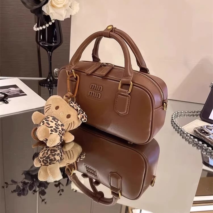 Geantă Boston din piele naturală, mică pătrată, crossbody pentru femei, primăvara 2026