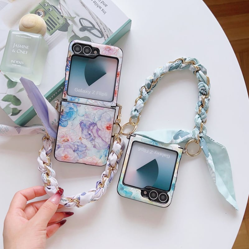 Carcasă de telefon în stil național, gradient floral, pentru Samsung Galaxy Z Flip7/5 și Z Flip6/4 – două în unu, realizată manual, din piele sintetică, cu fular de mătase pentru ținere
