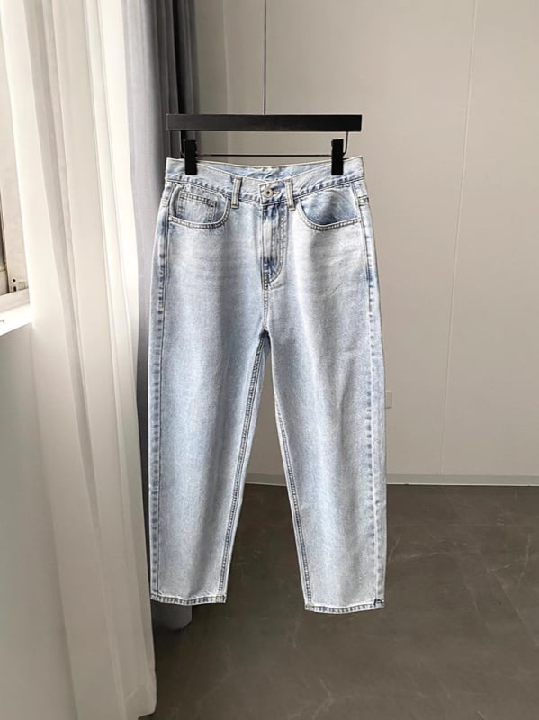 Blugi pentru bărbați cu spălare stone-washed și efect rope-dyed, culoare deschisă, croială americană lejeră, drept și ușor conici, pentru primăvară și toamnă