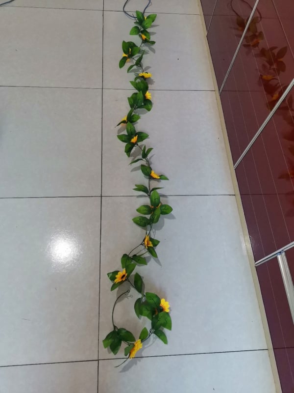 Lanț cu floarea-soarelui pentru decorarea aer condiționat, plante verzi, liane de floarea-soarelui, flori artificiale, flori din plastic lucrate manual.