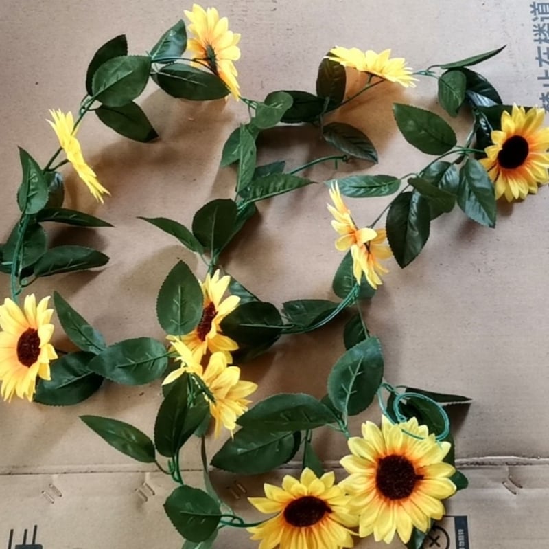 Lanț cu floarea-soarelui pentru decorarea aer condiționat, plante verzi, liane de floarea-soarelui, flori artificiale, flori din plastic lucrate manual.