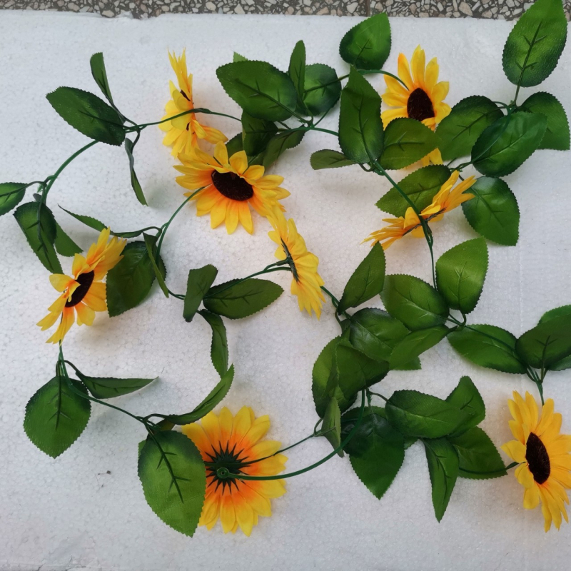 Lanț cu floarea-soarelui pentru decorarea aer condiționat, plante verzi, liane de floarea-soarelui, flori artificiale, flori din plastic lucrate manual.
