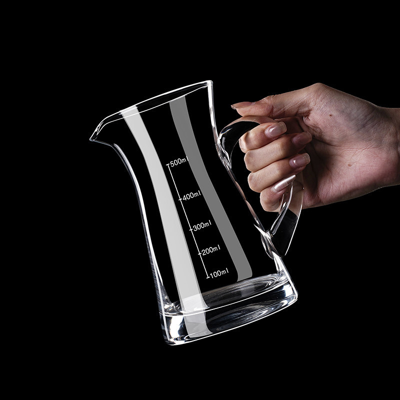 Set de distribuție a băuturilor, cu decantor din sticlă, cană de vin și turnător