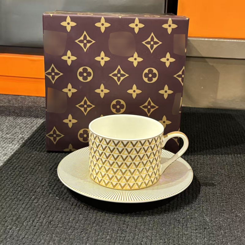 Set cafea în stil european, seria alfabet, din porțelan osos, cu o cafetieră, două cești și două farfurioare, pentru ceaiul de după-amiază, lux ușor, cadou practic