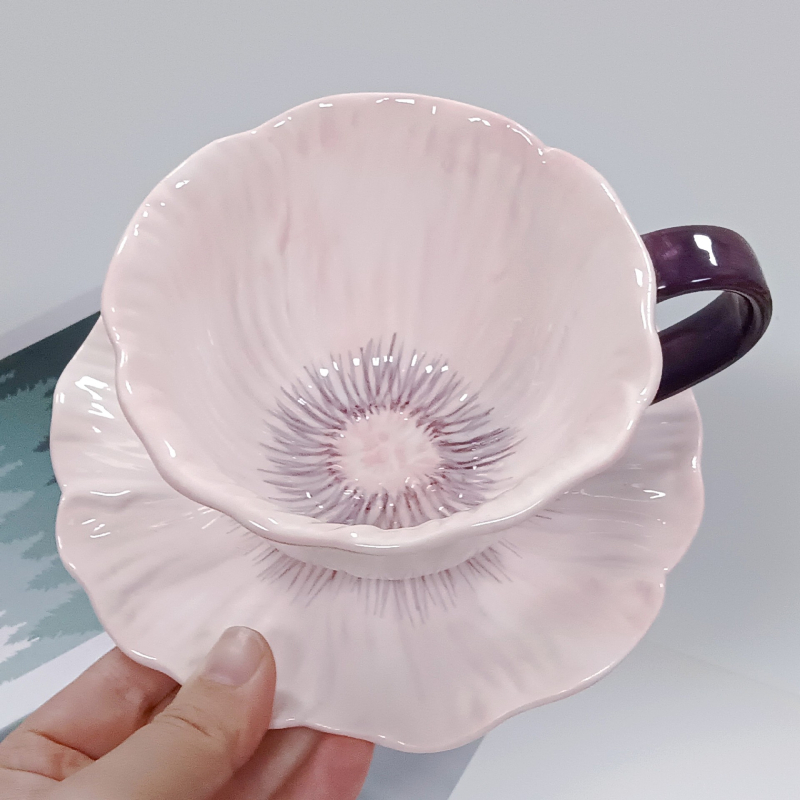 Set ceramic pentru cafea cu ceașcă și farfurie, farfurie de desert și farfurie pentru fel principal, model cu maci, stil retro ușor luxos, set în cutie cadou