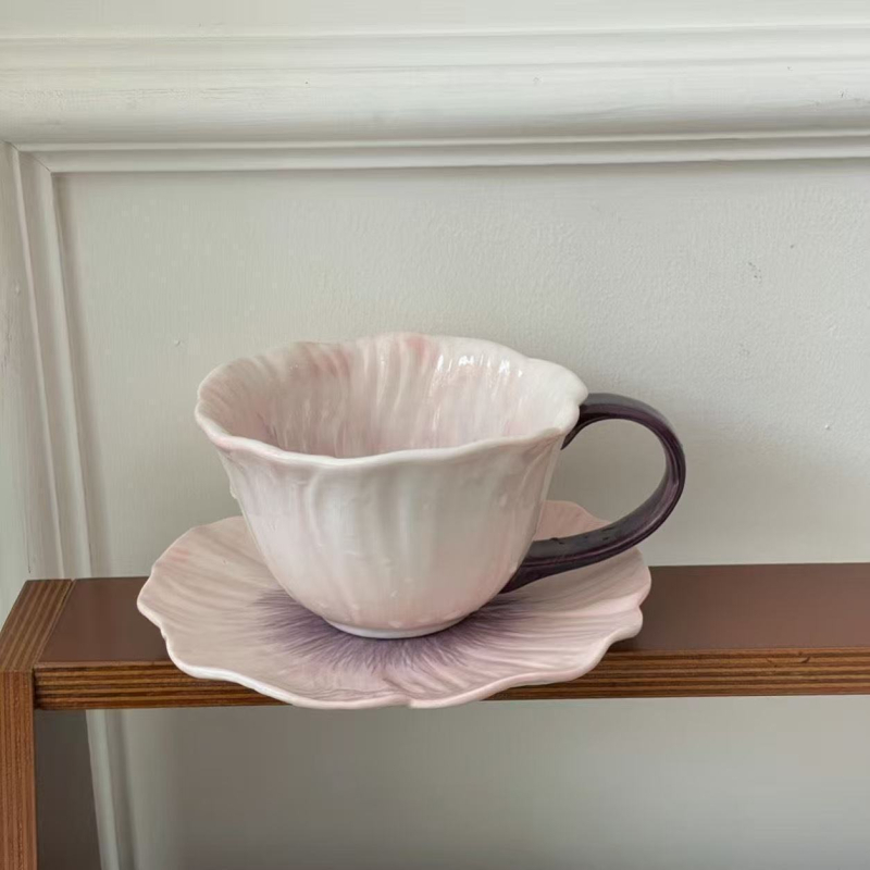 Elegáns kávéscsésze készlet, design-orientált esztétika, minimalisták vasból készült csészék, Francia ihletésű exkluzív kollekció nőknek