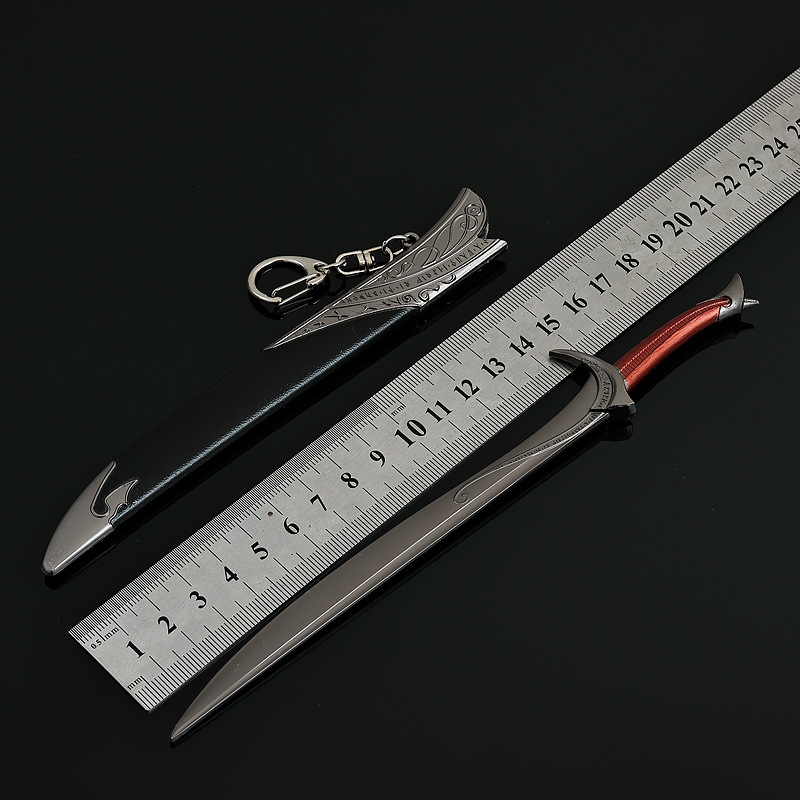 Sabie decorativă din metal inspirată de Stăpânul Inelelor, 22 cm, cu teacă, model ornamental