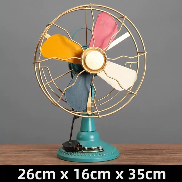 Staré dekoratívne figúrky: Nostalgické modely starých gramofónov, rádií, fotoaparátov a telefónov
