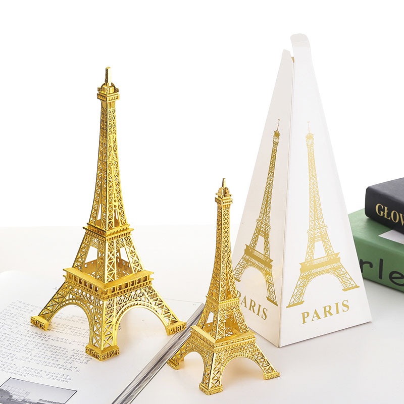 Model aurit Turnul Eiffel din Paris – decor metalic creativ pentru locuință în stil european