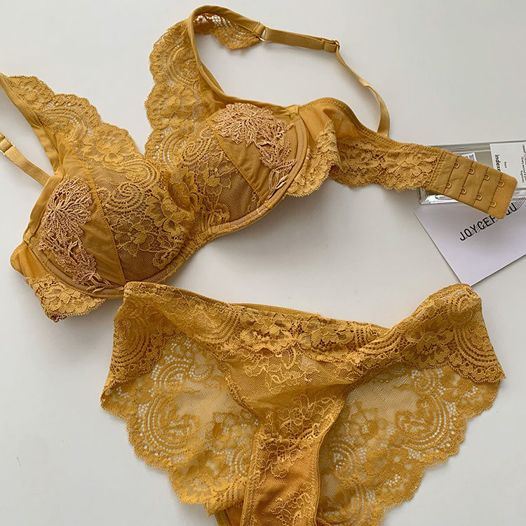 Új francia stílusú fekete csipkés mély V-nyakú melltartó és alsónemű szett nőknek, könnyű párnázással és emeléssel, sexy hátsó dizájn.