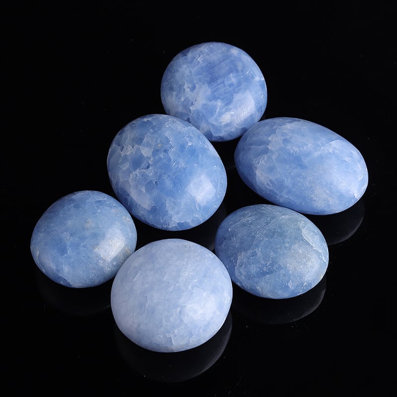 Ornament oval de mână din lapis lazuli natural, piatră lustruită