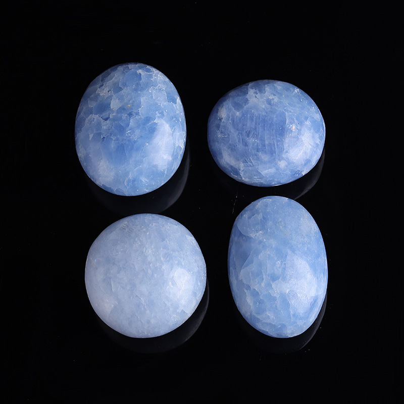 Ornament oval de mână din lapis lazuli natural, piatră lustruită