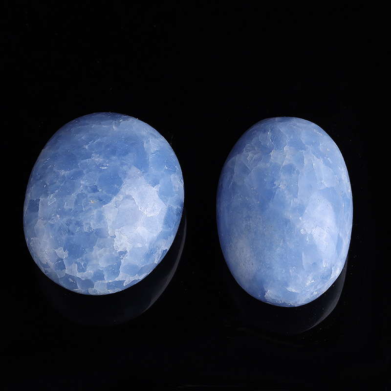 Ornament oval de mână din lapis lazuli natural, piatră lustruită