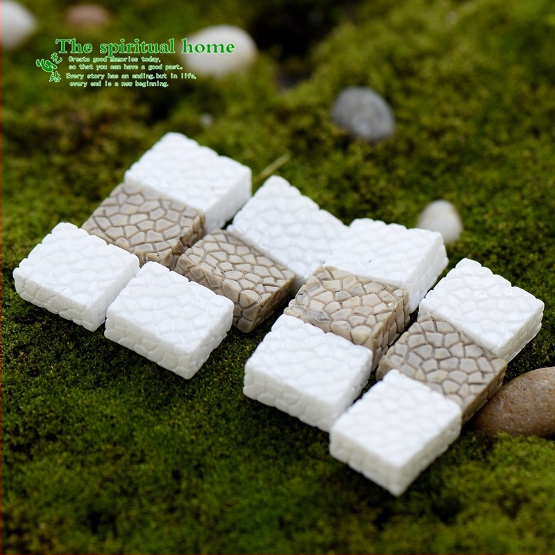 Miniatúrna živicová ozdoba z machu so schodiskovým dizajnom pre svojpomocnú dekoráciu sukulentov