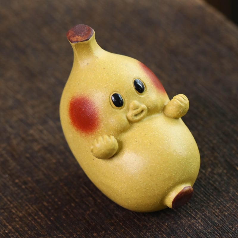 Pet de ceai din lut mov, figură Banana Man, mic ornament, sculptură de fructe pentru masa de ceai și tava de ceai