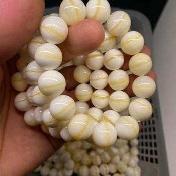 Brățară mala cu 108 mărgele Buddha, jad și scoică aurie, unisex, pietre naturale, cu ușoare imperfecțiuni