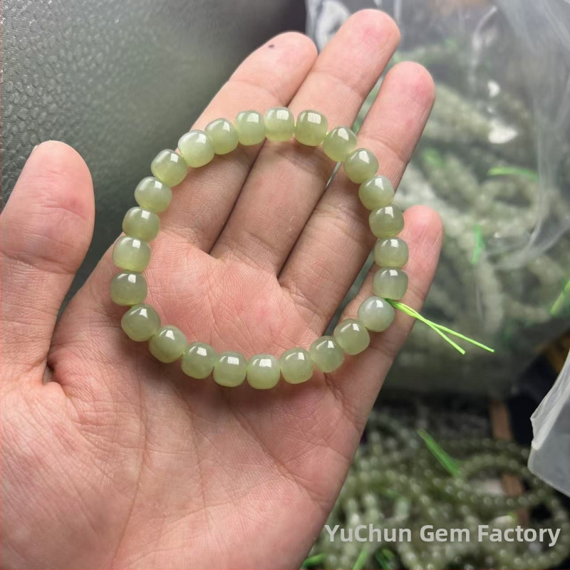 Náramok z prírodného hetianského nefritu so starými korálkami, 7×8 mm, v medovo-zelenej farbe farby jazera Qingshui.