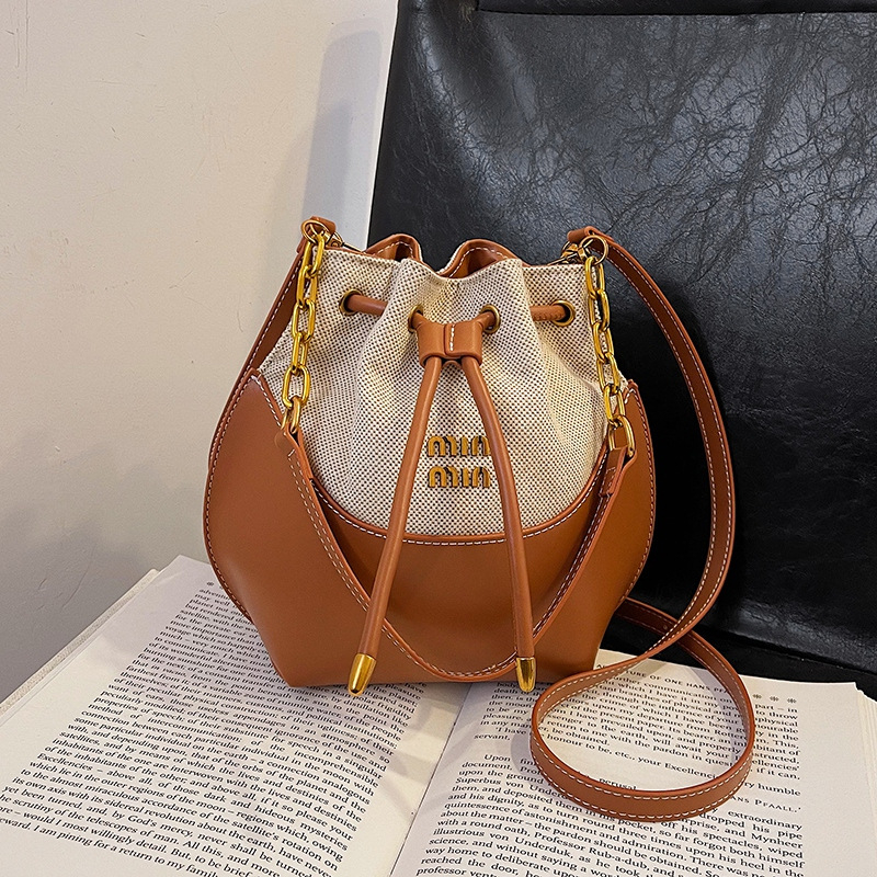 Geantă bucket cu lanț pentru femei, patchwork din in, mică, pentru umăr sau crossbody, primăvară 2026