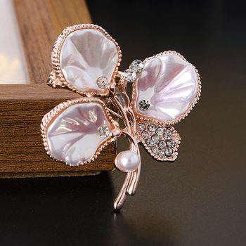 Broșă din perlă și sidef pentru femei, floare elegantă, stil de lux pentru rever