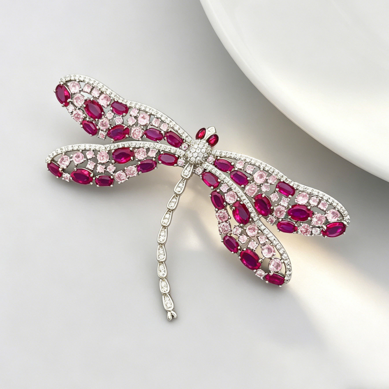 Broșă Dragonfly roz, în stil franțuzesc, din aliaj de cupru, zirconiu micro-incrustat, corind roșu, accesoriu elegant pentru hainele femeilor