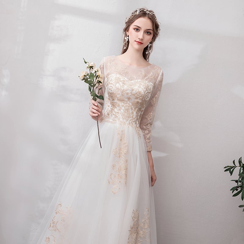 Rochie de mireasă ușoară în stil pădure, nouă colecție 2026, stil franuz-minimalist, până la podea, mâneci lungi, pentru ședințe foto în aer liber