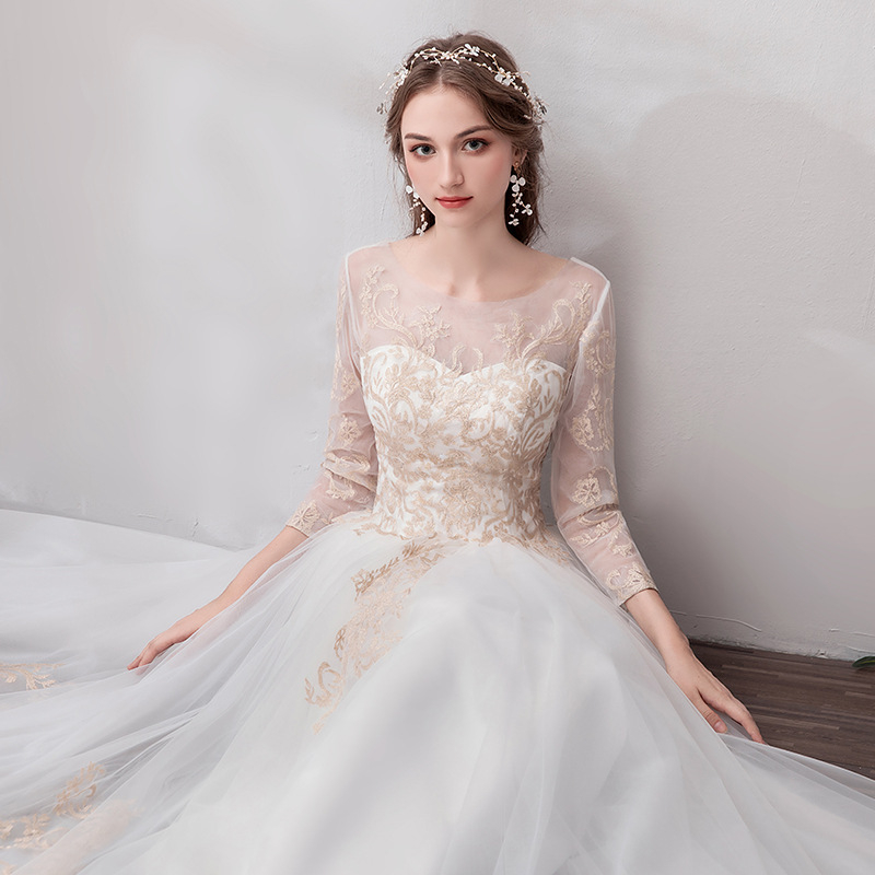 Rochie de mireasă ușoară în stil pădure, nouă colecție 2026, stil franuz-minimalist, până la podea, mâneci lungi, pentru ședințe foto în aer liber