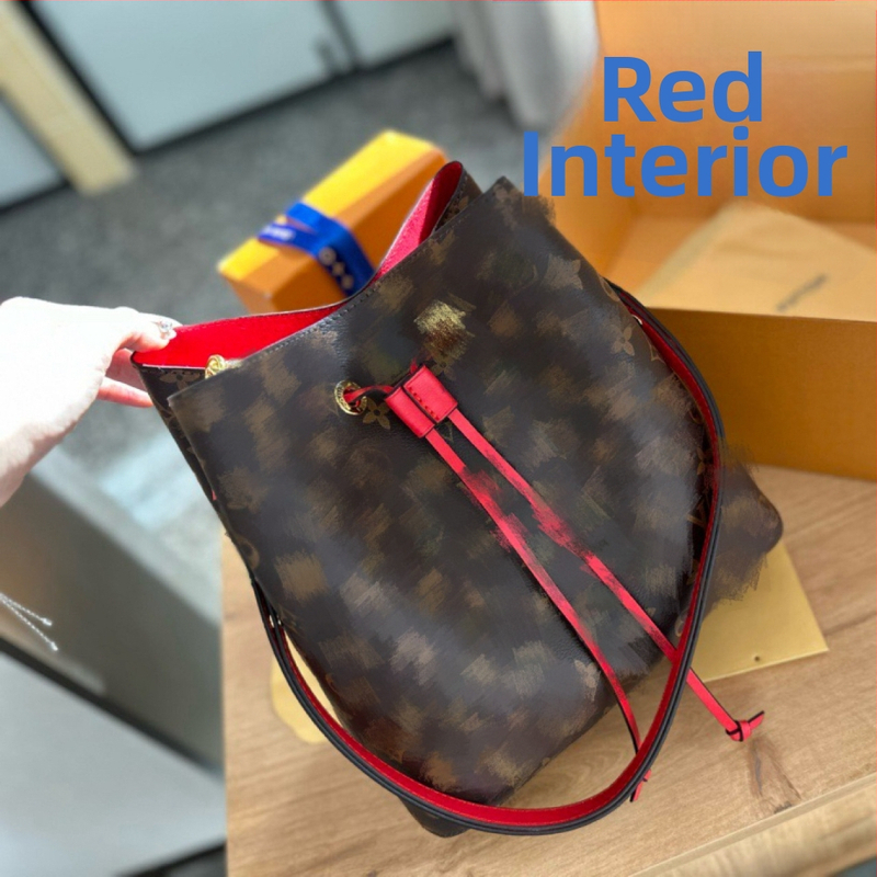 PVC vedrová kabelka so sťahovacou šnúrkou, možnosťou nosenia cez rameno a cez rameno, mini tote, dámska kabelka