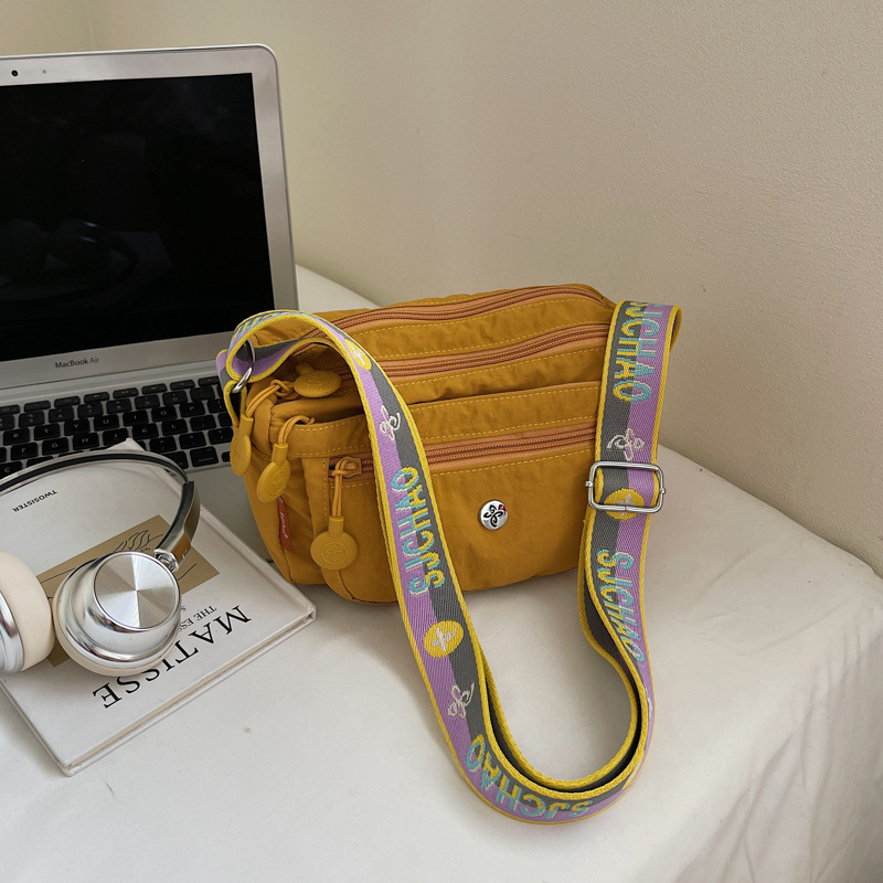 Geantă de damă din nailon, mică, ușoară, crossbody pentru telefon, design mini pătrat, ediție 2025