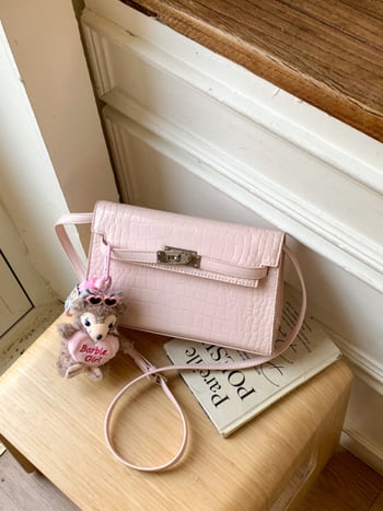 Geantă de damă în primăvara 2026, stil urban minimalist, PU, crossbody cu clapă, formă pătrată mică, dimensiune medie