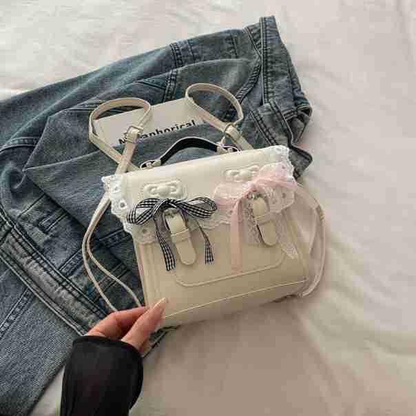 Jesenska 2025 torbica kvadratnog oblika s kapicom i čipkastom mašnom, crossbody preko ramena za žene, moderna i svestrana mala torbica