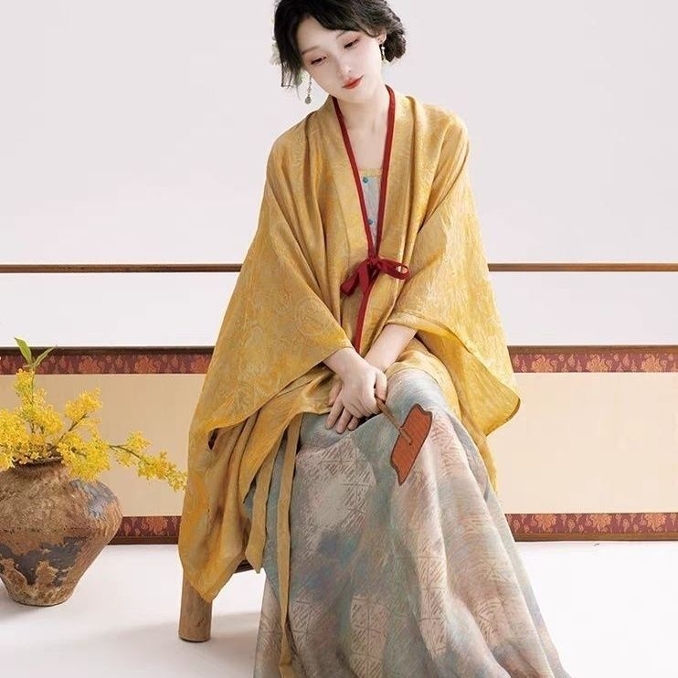 Ženski Hanfu u Wei‑Jin stilu: košulja s velikim rukavima, preklopnim ovratnikom i ravnim rubom, eteričan drevni kostim za fotografiranje i putovanja