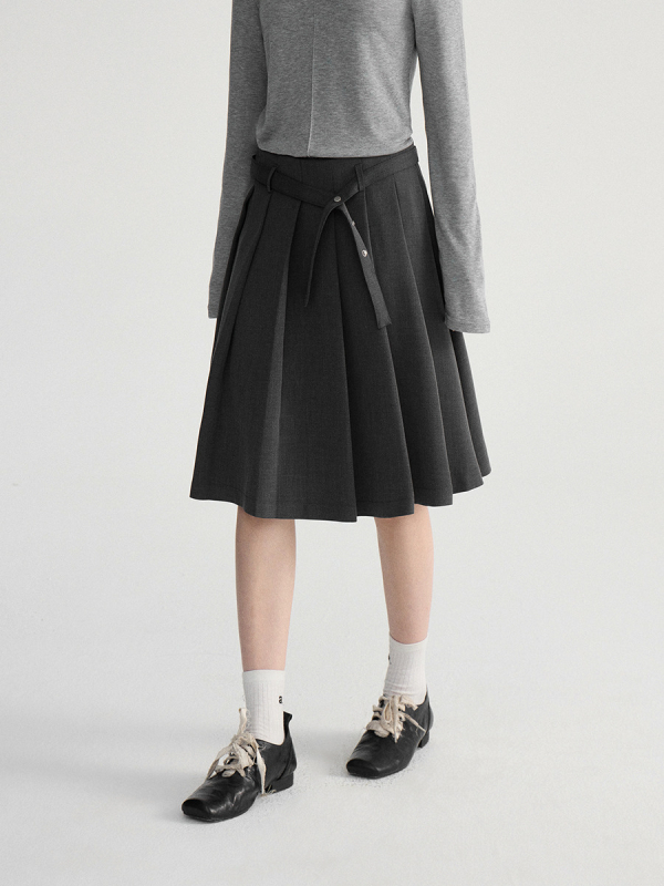 Miu Academy Style fustă midi plissată, talie înaltă, croială A, primăvara 2026, cod N0092D