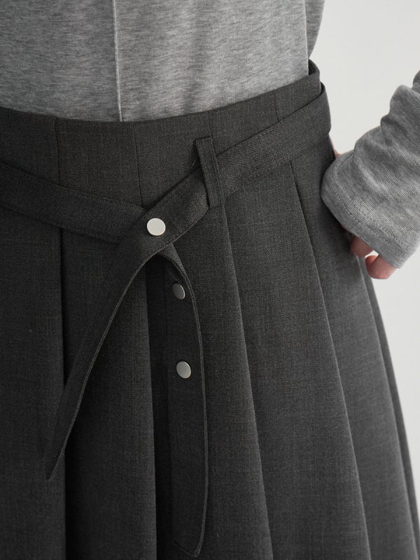 Miu Academy Style fustă midi plissată, talie înaltă, croială A, primăvara 2026, cod N0092D