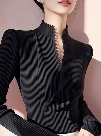 Pulover tricotat negru cu decolteu în V neregulat, croială slim pentru femei, toamnă 2024.