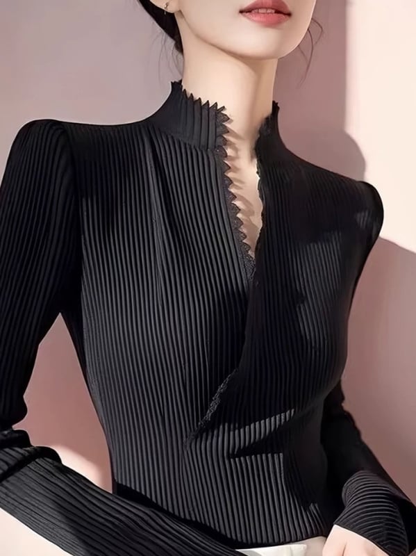 Pulover tricotat negru cu decolteu în V neregulat, croială slim pentru femei, toamnă 2024.