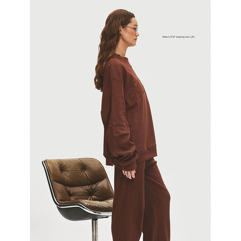 PARKE Pulover damă din bumbac cu broderie litere și patch, croială lejeră, guler mock neck, mâneci lungi, Primăvara 2025