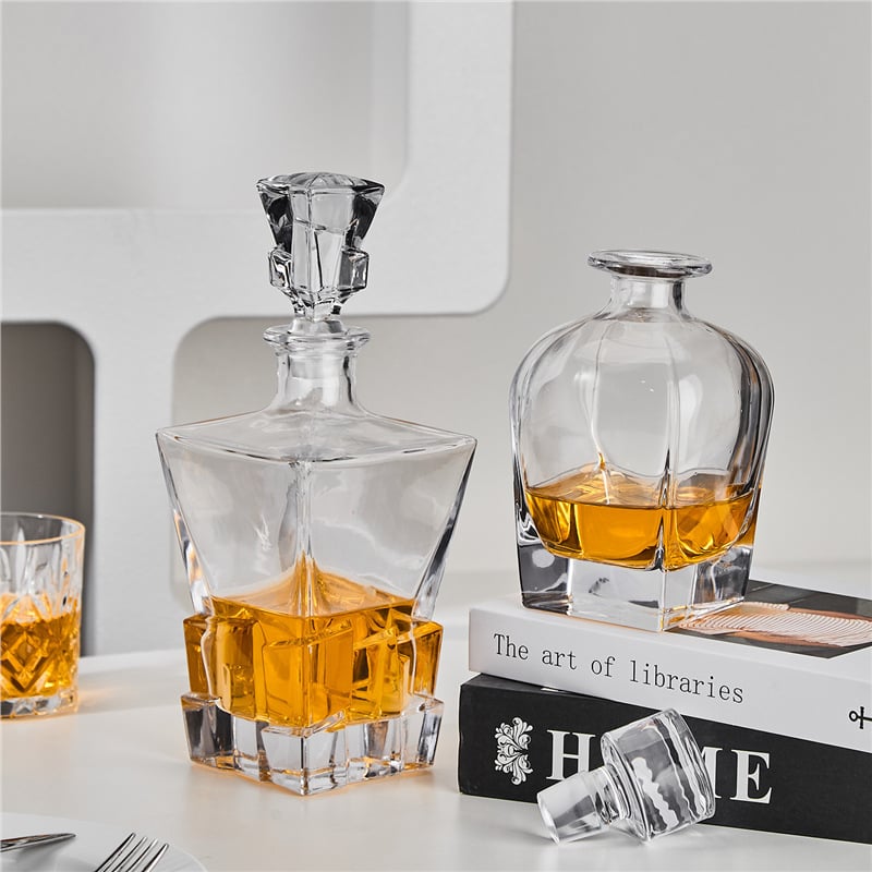 Decantor din sticlă, în stil european, pentru whisky și vin, 750 ml