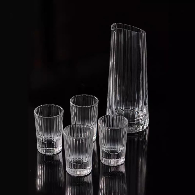 Set decantator cu cioc de turnare și pahar de măsurare cu scară, sticlă borosilicat de înaltă rezistență, 101–200 ml, pentru uz casnic și hotelier