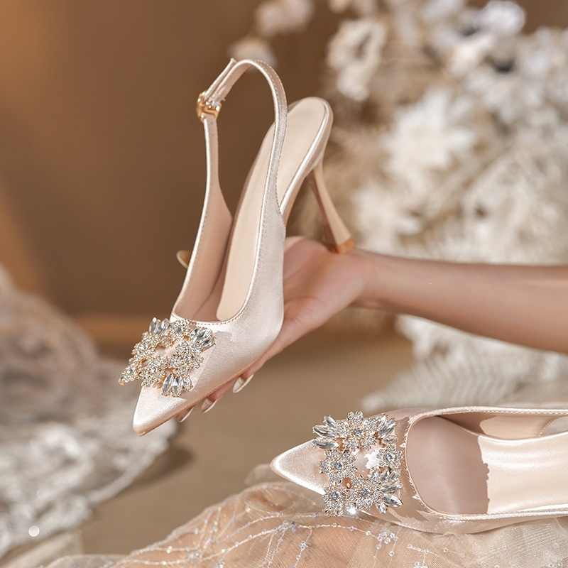 316-253 Pantofi cu toc din satin, stil franțuzesc, vârf ascuțit, culoare șampanie, strasuri și cataramă pătrată, elegante, mărime mare