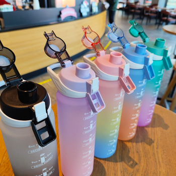 Cană de apă 1000 ml, stil sport minimalist, gradient curcubeu în trei culori, pentru băut direct, portabilă cu mâner