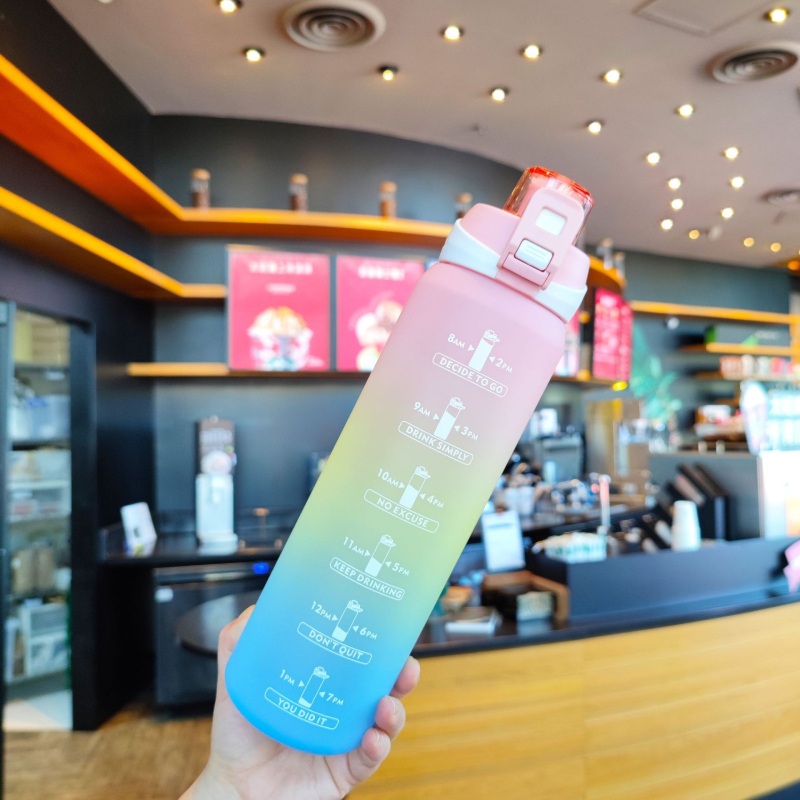Cană de apă 1000 ml, stil sport minimalist, gradient curcubeu în trei culori, pentru băut direct, portabilă cu mâner