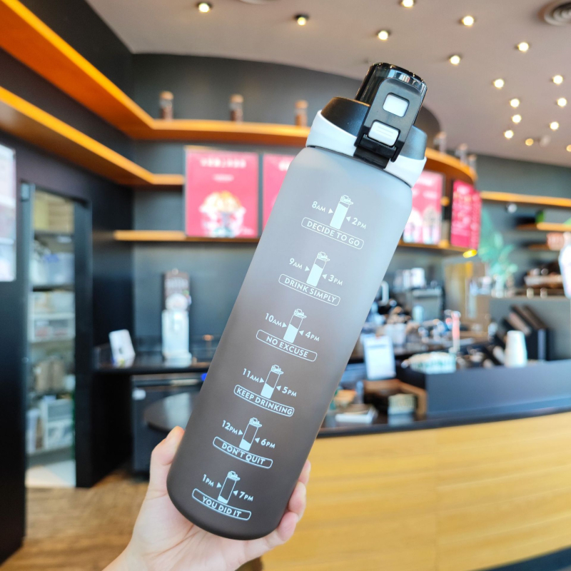 Cană de apă 1000 ml, stil sport minimalist, gradient curcubeu în trei culori, pentru băut direct, portabilă cu mâner