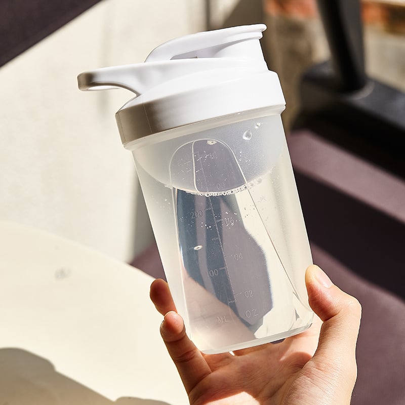 Shaker din plastic rezistent la temperaturi înalte, portabil, design minimalist, mini, pentru înlocuirea meselor