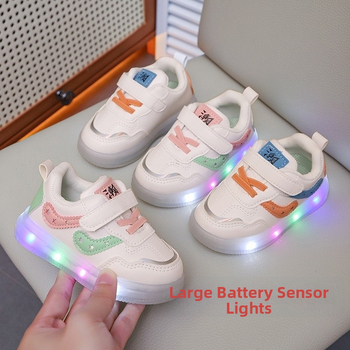 Detské tenisky s LED svietiacim efektom, unisex ležérne biele topánky pre batoľatá a deti