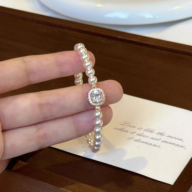 Brățară pentru femei cu perle artificiale și zirconiu cubic, stil modern, elegant, minimalist și versatil