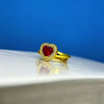 Inel deschis din cupru placat cu aur, rubin sânge de porumbel și diamante colorate – design unic, versatil