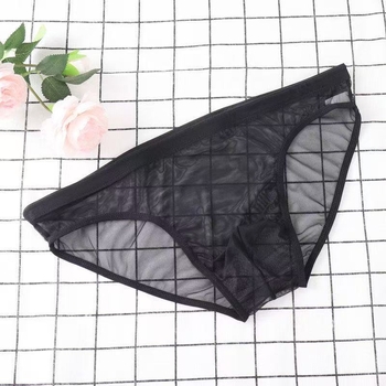 Boxeri slim, complet transparenți, fără cusuri, într-o culoare solidă, respirabili, transparenți.