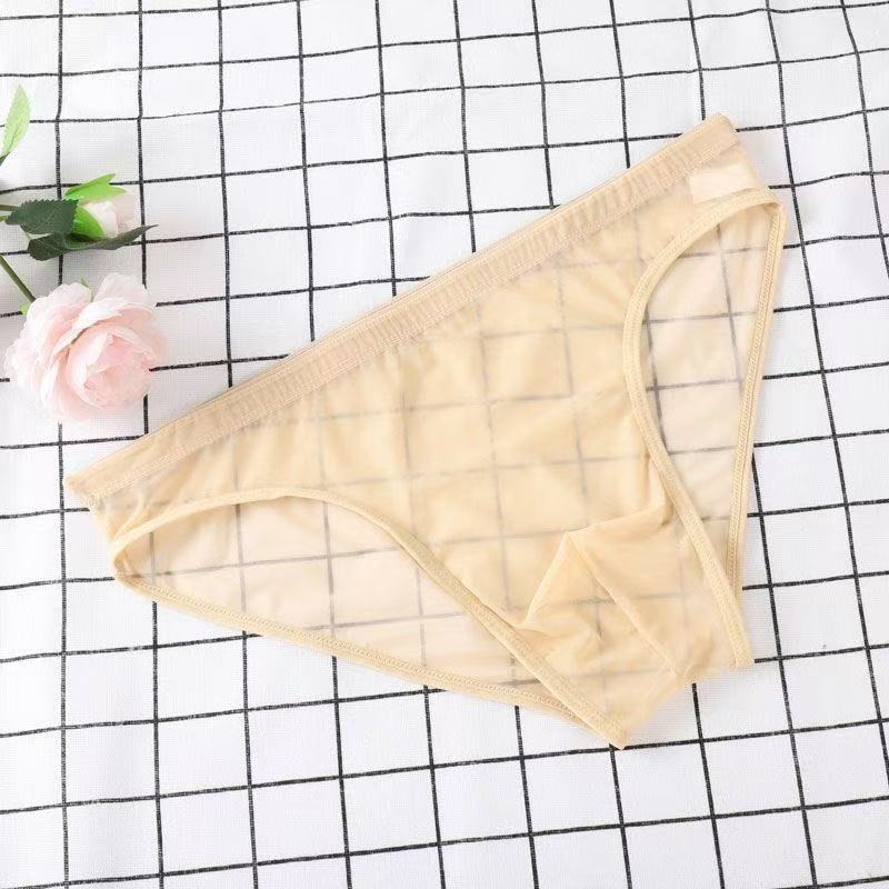Boxeri slim, complet transparenți, fără cusuri, într-o culoare solidă, respirabili, transparenți.